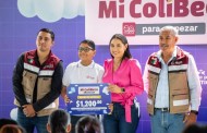 Un total de mil 688 estudiantes de nivel preescolar y primaria recibieron su Colibeca