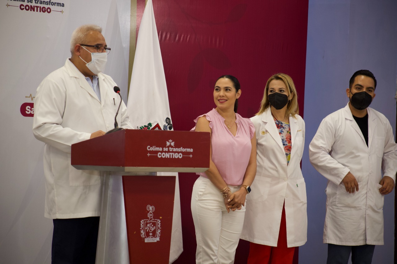 Llegan 55 médicos cubanos a Colima