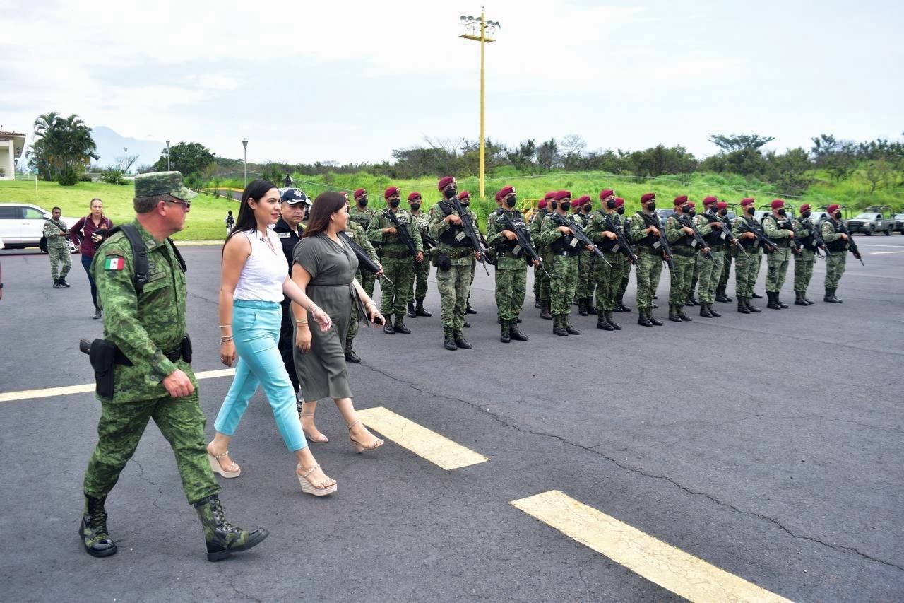 Indira recibe a 100 elementos más que se suman a reforzar seguridad pública en el estado