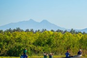 Los Volcanes de Colima vistos desde la desembocadura del río Armería en Boca de Pascuales, Tecomán, Colima, México. 🇲🇽